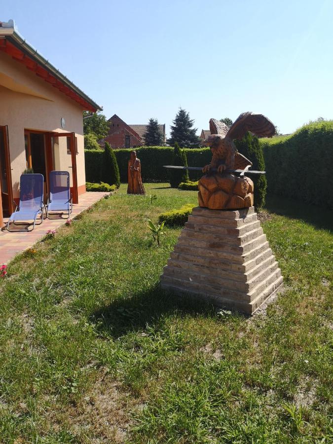 Szent István Wellness Panzió Makó Exterior foto