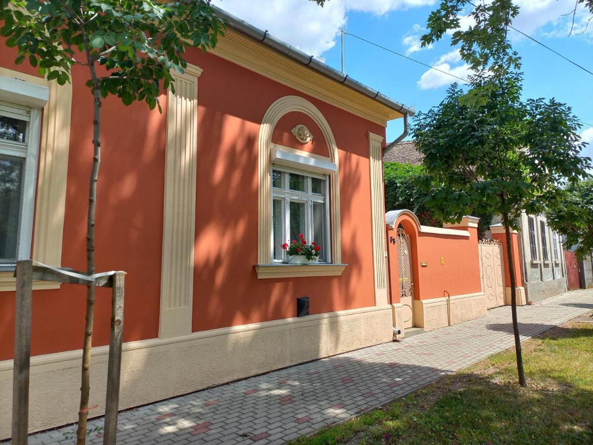 Szent István Wellness Panzió Makó Exterior foto